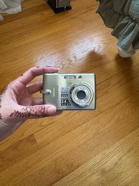 Nikon Compact Point-and-Shoot Camera - Silver